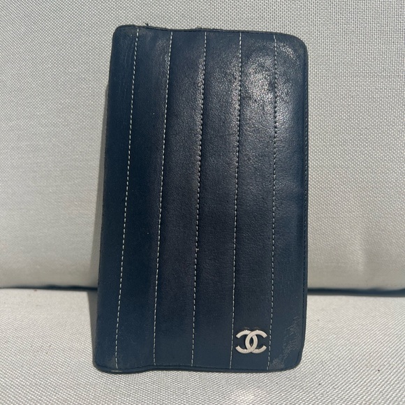 RARE Chanel Striped Bi-Fold Wallet - Picture 2 of 16